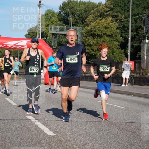 07.09.2025 - BARMER Alsterlauf Yannick Fuchs http://msf.ph/oto/8820451 07.09.2025 09:45:02 Laufen 6017, 4848, 5456, 4983, 5972, 5948, 5945, 5997, 76 meine-sportfotos.de