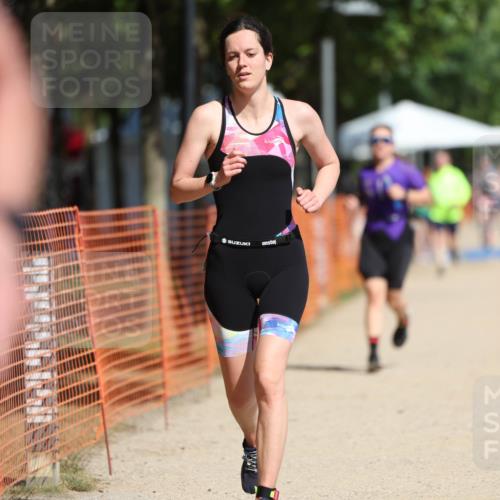 07.09.2025 - 19. Norderstedt Triathlon Michael Strokosch http://msf.ph/oto/8823282 07.09.2025 12:14:07 Laufen 704, 1246, 1334 meine-sportfotos.de