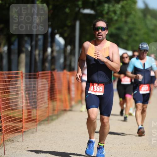 07.09.2025 - 19. Norderstedt Triathlon Michael Strokosch http://msf.ph/oto/8823769 07.09.2025 12:15:25 Laufen 807, 1253, 1301, 1315, 1358, 1365 meine-sportfotos.de