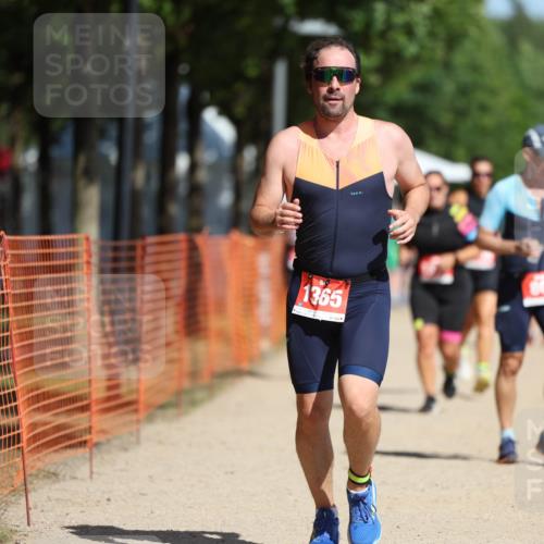 07.09.2025 - 19. Norderstedt Triathlon Michael Strokosch http://msf.ph/oto/8823780 07.09.2025 12:15:25 Laufen 807, 1253, 1301, 1315, 1358, 1365 meine-sportfotos.de