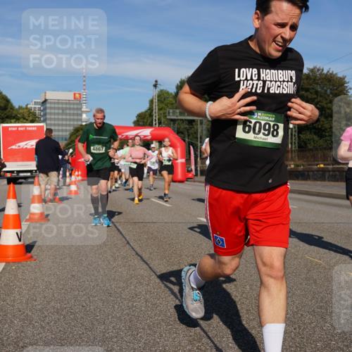 07.09.2025 - BARMER Alsterlauf Yannick Fuchs http://msf.ph/oto/8825077 07.09.2025 09:56:43 Laufen 4867, 36, 6098, 3860 meine-sportfotos.de