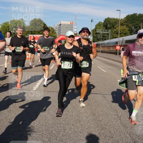 07.09.2025 - BARMER Alsterlauf Yannick Fuchs http://msf.ph/oto/8825914 07.09.2025 10:01:08 Laufen 543, 385, 3507, 4648, 3173, 5815, 70, 3, 3, 2 meine-sportfotos.de