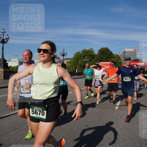 07.09.2025 - BARMER Alsterlauf Yannick Fuchs http://msf.ph/oto/8826010 07.09.2025 10:01:40 Laufen 5299, 36, 5670, 8484, 3958, 4817, 8056, 513 meine-sportfotos.de