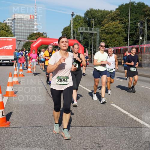 07.09.2025 - BARMER Alsterlauf Yannick Fuchs http://msf.ph/oto/8826298 07.09.2025 10:03:33 Laufen 3864, 3265, 8106 meine-sportfotos.de