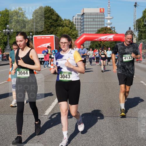 07.09.2025 - BARMER Alsterlauf Yannick Fuchs http://msf.ph/oto/8826814 07.09.2025 10:07:01 Laufen 15, 2558, 3044, 4137, 3043 meine-sportfotos.de