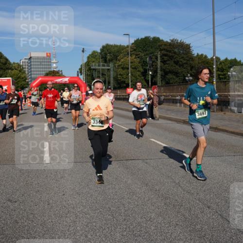 07.09.2025 - BARMER Alsterlauf Yannick Fuchs http://msf.ph/oto/8827598 07.09.2025 10:10:18 Laufen 3346, 3735, 3697 meine-sportfotos.de