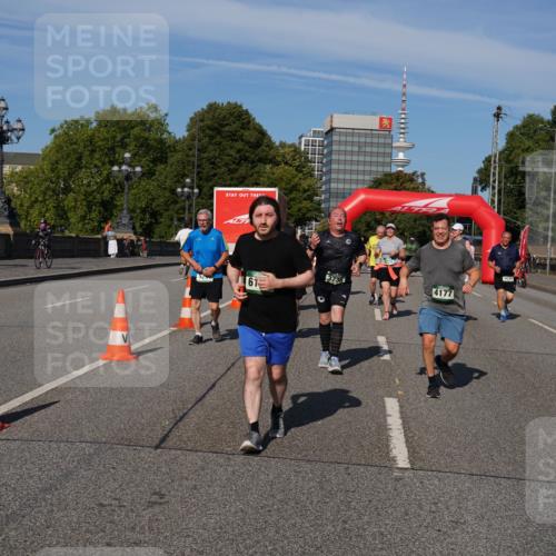 07.09.2025 - BARMER Alsterlauf Yannick Fuchs http://msf.ph/oto/8827724 07.09.2025 10:10:50 Laufen 61, 3736, 4177, 4630, 8258 meine-sportfotos.de