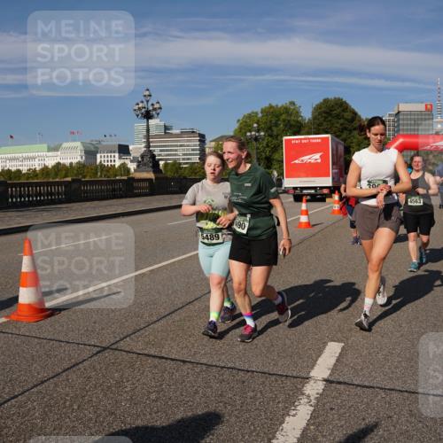 07.09.2025 - BARMER Alsterlauf Yannick Fuchs http://msf.ph/oto/8829033 07.09.2025 10:17:45 Laufen 5489, 90, 300, 4563, 475, 4448 meine-sportfotos.de