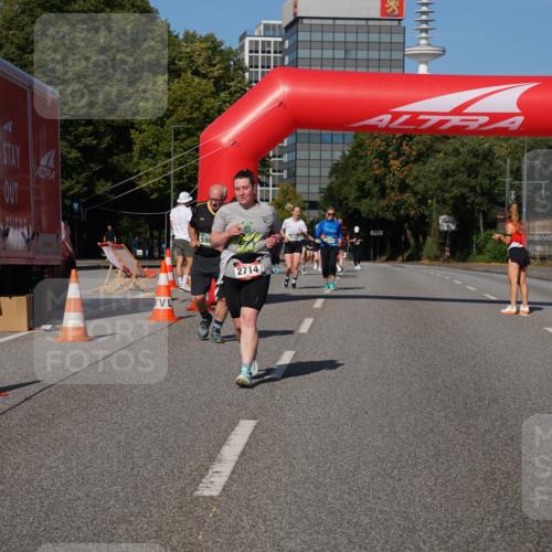 07.09.2025 - BARMER Alsterlauf Yannick Fuchs http://msf.ph/oto/8829356 07.09.2025 10:23:52 Laufen 59, 2714 meine-sportfotos.de