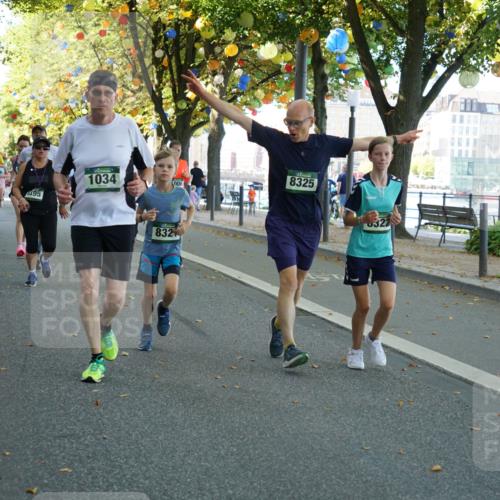 07.09.2025 - BARMER Alsterlauf Yannick Fuchs http://msf.ph/oto/8832194 07.09.2025 11:38:19 Laufen 395, 1034, 006, 8325, 832, 322 meine-sportfotos.de