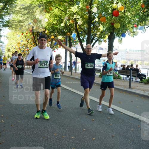 07.09.2025 - BARMER Alsterlauf Yannick Fuchs http://msf.ph/oto/8832197 07.09.2025 11:38:19 Laufen 8395, 1034, 832, 8325, 8322 meine-sportfotos.de