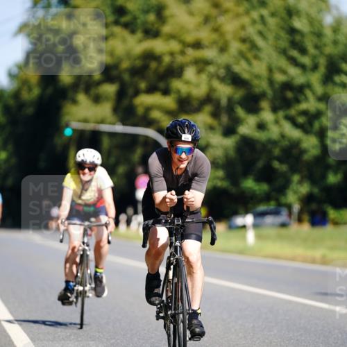07.09.2025 - 19. Norderstedt Triathlon Michael Burmester http://msf.ph/oto/8832709 07.09.2025 11:51:41 Radfahren 859, 860 meine-sportfotos.de