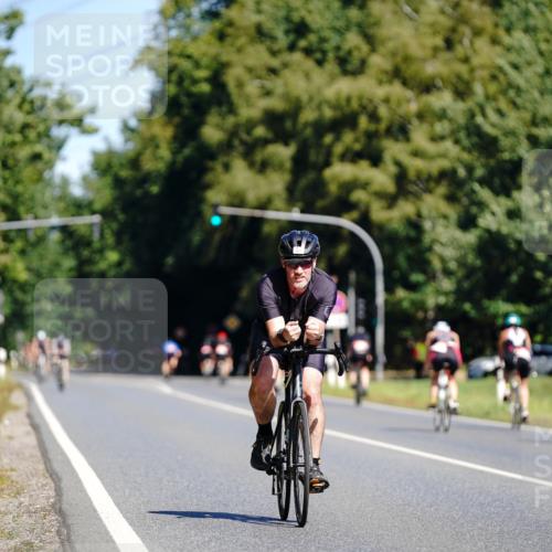 07.09.2025 - 19. Norderstedt Triathlon Michael Burmester http://msf.ph/oto/8832739 07.09.2025 11:52:35 Radfahren 729 meine-sportfotos.de