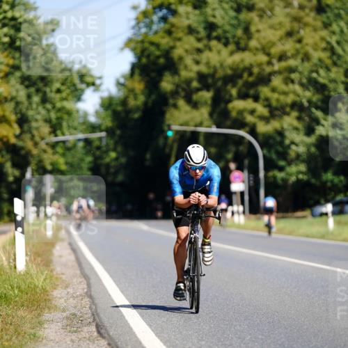 07.09.2025 - 19. Norderstedt Triathlon Michael Burmester http://msf.ph/oto/8832797 07.09.2025 11:54:27 Radfahren 215 meine-sportfotos.de