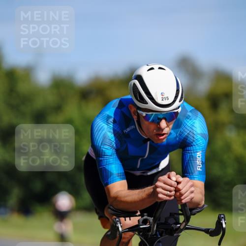 07.09.2025 - 19. Norderstedt Triathlon Michael Burmester http://msf.ph/oto/8832799 07.09.2025 11:54:29 Radfahren 215 meine-sportfotos.de