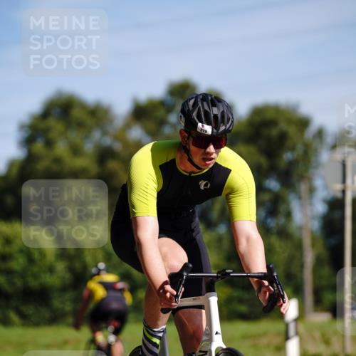 07.09.2025 - 19. Norderstedt Triathlon Michael Burmester http://msf.ph/oto/8833303 07.09.2025 11:47:26 Radfahren 279, 303 meine-sportfotos.de