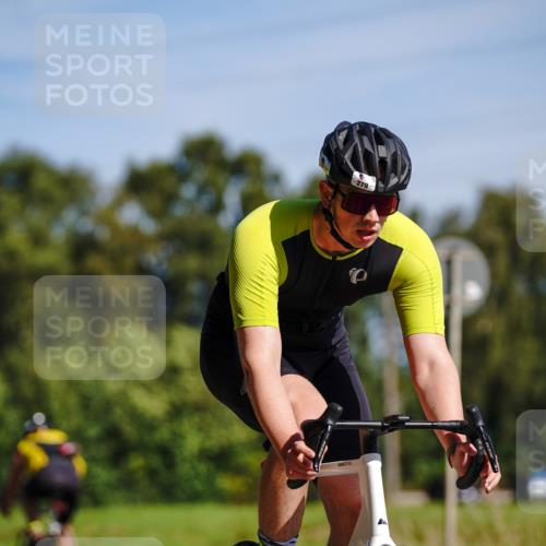 07.09.2025 - 19. Norderstedt Triathlon Michael Burmester http://msf.ph/oto/8833304 07.09.2025 11:47:26 Radfahren 279, 303 meine-sportfotos.de