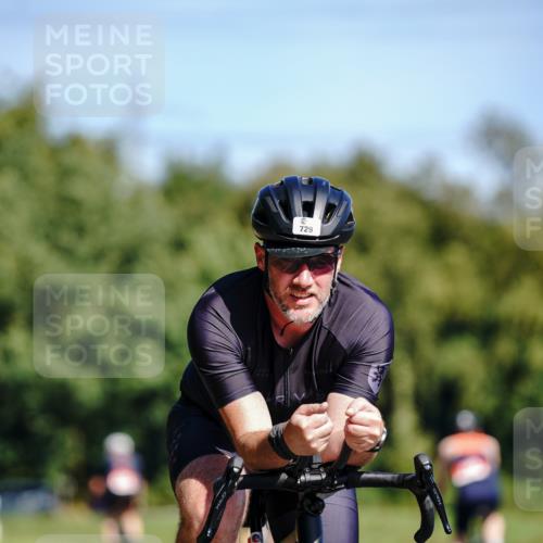 07.09.2025 - 19. Norderstedt Triathlon Michael Burmester http://msf.ph/oto/8833421 07.09.2025 11:52:37 Radfahren 729 meine-sportfotos.de