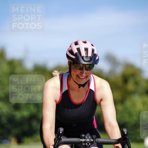 07.09.2025 - 19. Norderstedt Triathlon Michael Burmester http://msf.ph/oto/8834876 07.09.2025 12:26:28 Radfahren 216, 290, 813, 1262 meine-sportfotos.de