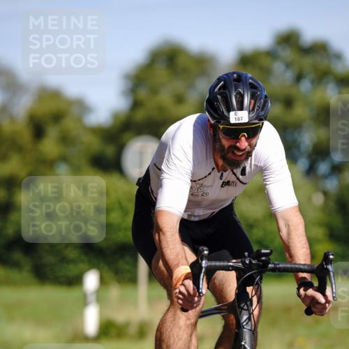 07.09.2025 - 19. Norderstedt Triathlon Michael Burmester http://msf.ph/oto/8834954 07.09.2025 12:27:05 Radfahren 187, 1370, 1386 meine-sportfotos.de