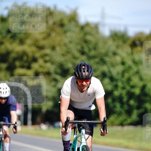 07.09.2025 - 19. Norderstedt Triathlon Michael Burmester http://msf.ph/oto/8835005 07.09.2025 12:27:55 Radfahren 1230, 1241 meine-sportfotos.de