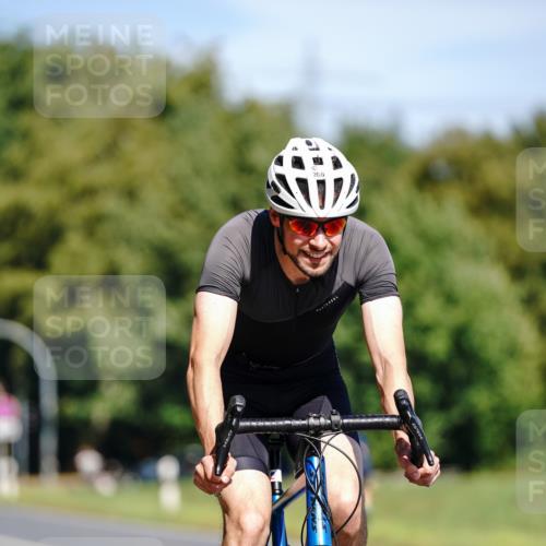 07.09.2025 - 19. Norderstedt Triathlon Michael Burmester http://msf.ph/oto/8835179 07.09.2025 12:29:21 Radfahren 161, 266, 750, 1251 meine-sportfotos.de