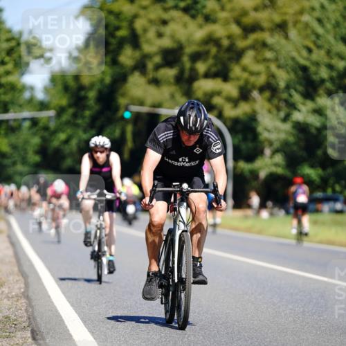 07.09.2025 - 19. Norderstedt Triathlon Michael Burmester http://msf.ph/oto/8835245 07.09.2025 12:30:03 Radfahren 145, 177, 307, 1317 meine-sportfotos.de