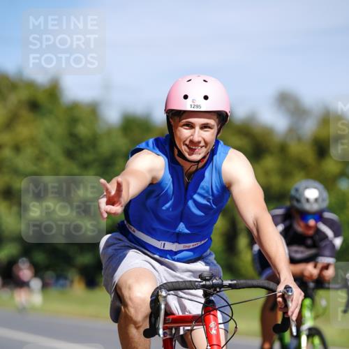 07.09.2025 - 19. Norderstedt Triathlon Michael Burmester http://msf.ph/oto/8835318 07.09.2025 12:30:36 Radfahren 715, 1295 meine-sportfotos.de