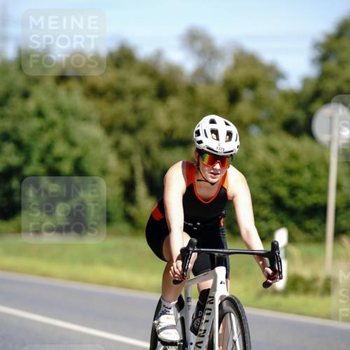 07.09.2025 - 19. Norderstedt Triathlon Michael Burmester http://msf.ph/oto/8835372 07.09.2025 12:31:12 Radfahren 183, 305, 1369, 1374 meine-sportfotos.de