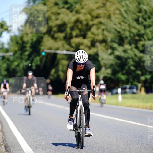 07.09.2025 - 19. Norderstedt Triathlon Michael Burmester http://msf.ph/oto/8835464 07.09.2025 12:32:00 Radfahren 1321, 1339 meine-sportfotos.de