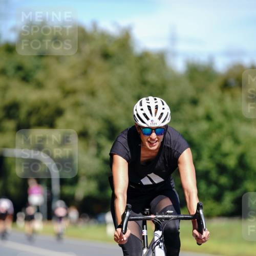 07.09.2025 - 19. Norderstedt Triathlon Michael Burmester http://msf.ph/oto/8835469 07.09.2025 12:32:01 Radfahren 1321, 1339 meine-sportfotos.de