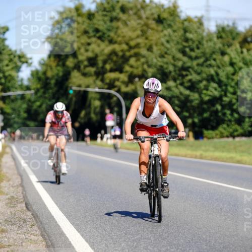 07.09.2025 - 19. Norderstedt Triathlon Michael Burmester http://msf.ph/oto/8835520 07.09.2025 12:32:40 Radfahren 195, 724, 1212 meine-sportfotos.de