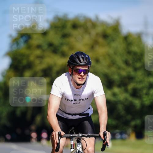07.09.2025 - 19. Norderstedt Triathlon Michael Burmester http://msf.ph/oto/8835560 07.09.2025 12:33:19 Radfahren 139 meine-sportfotos.de