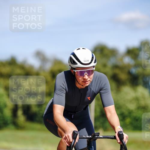 07.09.2025 - 19. Norderstedt Triathlon Michael Burmester http://msf.ph/oto/8835855 07.09.2025 12:37:31 Radfahren 1234, 1373 meine-sportfotos.de