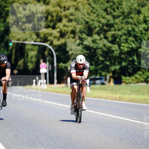 07.09.2025 - 19. Norderstedt Triathlon Michael Burmester http://msf.ph/oto/8835947 07.09.2025 12:38:22 Radfahren 712, 732 meine-sportfotos.de