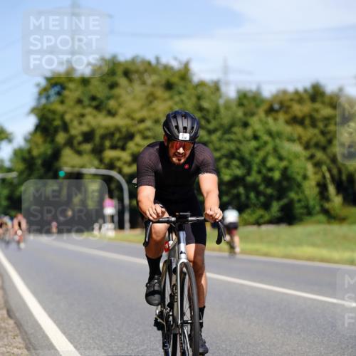 07.09.2025 - 19. Norderstedt Triathlon Michael Burmester http://msf.ph/oto/8835958 07.09.2025 12:38:24 Radfahren 712, 732 meine-sportfotos.de