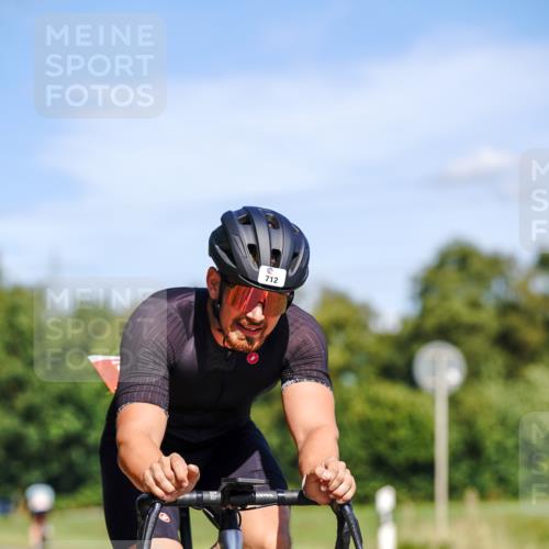 07.09.2025 - 19. Norderstedt Triathlon Michael Burmester http://msf.ph/oto/8835960 07.09.2025 12:38:24 Radfahren 712, 732 meine-sportfotos.de