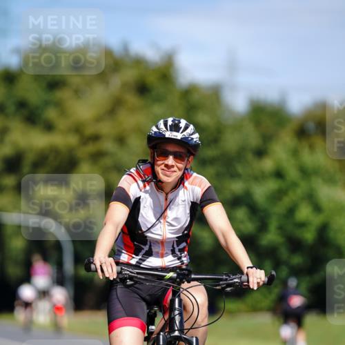 07.09.2025 - 19. Norderstedt Triathlon Michael Burmester http://msf.ph/oto/8836020 07.09.2025 12:38:56 Radfahren 1298 meine-sportfotos.de
