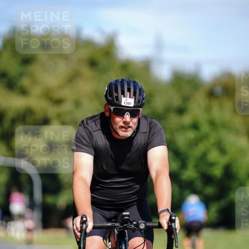 07.09.2025 - 19. Norderstedt Triathlon Michael Burmester http://msf.ph/oto/8836038 07.09.2025 12:39:07 Radfahren 1397 meine-sportfotos.de