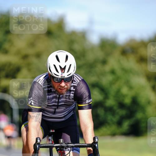 07.09.2025 - 19. Norderstedt Triathlon Michael Burmester http://msf.ph/oto/8836153 07.09.2025 12:41:27 Radfahren 858 meine-sportfotos.de