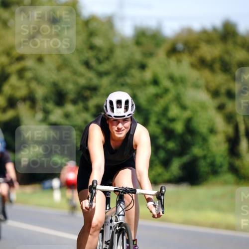 07.09.2025 - 19. Norderstedt Triathlon Michael Burmester http://msf.ph/oto/8836188 07.09.2025 12:41:49 Radfahren 137, 214, 735, 1376 meine-sportfotos.de