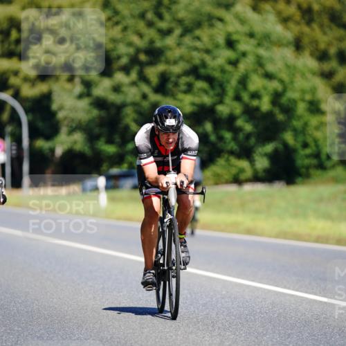 07.09.2025 - 19. Norderstedt Triathlon Michael Burmester http://msf.ph/oto/8836291 07.09.2025 12:42:43 Radfahren 157, 713, 750, 1328 meine-sportfotos.de