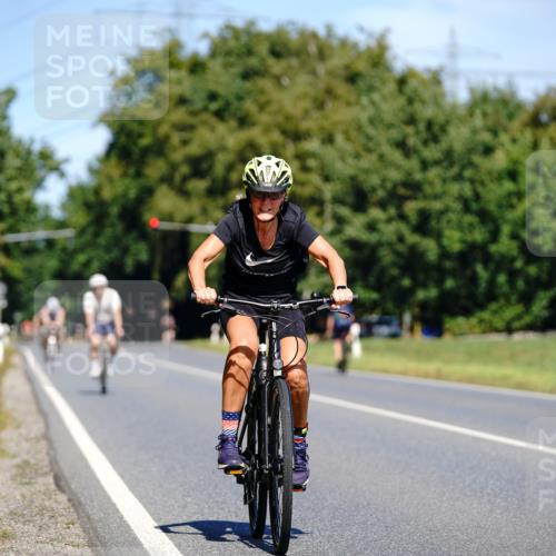 07.09.2025 - 19. Norderstedt Triathlon Michael Burmester http://msf.ph/oto/8836350 07.09.2025 12:43:06 Radfahren 239, 266, 1322 meine-sportfotos.de