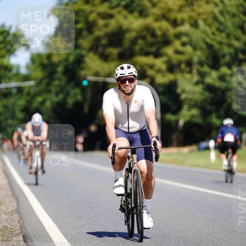 07.09.2025 - 19. Norderstedt Triathlon Michael Burmester http://msf.ph/oto/8836355 07.09.2025 12:43:09 Radfahren 145, 239 meine-sportfotos.de