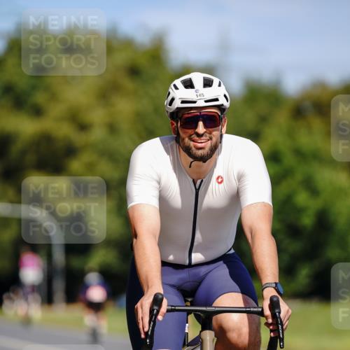 07.09.2025 - 19. Norderstedt Triathlon Michael Burmester http://msf.ph/oto/8836362 07.09.2025 12:43:10 Radfahren 145, 239 meine-sportfotos.de