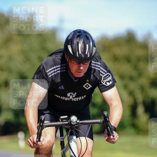 07.09.2025 - 19. Norderstedt Triathlon Michael Burmester http://msf.ph/oto/8836426 07.09.2025 12:43:55 Radfahren 1317, 1385 meine-sportfotos.de