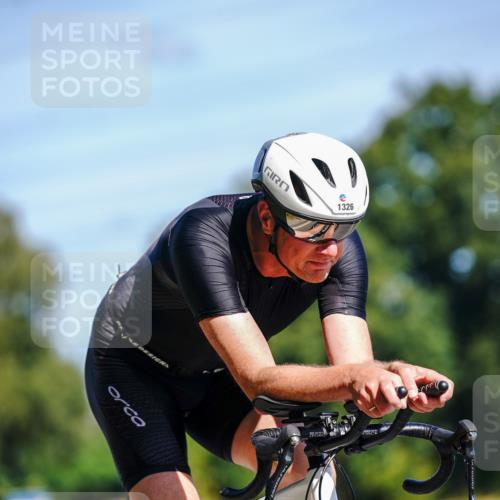 07.09.2025 - 19. Norderstedt Triathlon Michael Burmester http://msf.ph/oto/8836510 07.09.2025 12:46:39 Radfahren 1326 meine-sportfotos.de