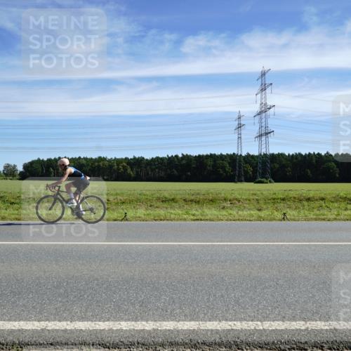 07.09.2025 - 19. Norderstedt Triathlon Michael Burmester http://msf.ph/oto/8840947 07.09.2025 12:22:54 Radfahren 283, 820, 856, 1268 meine-sportfotos.de