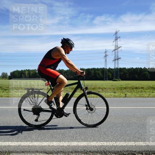 07.09.2025 - 19. Norderstedt Triathlon Michael Burmester http://msf.ph/oto/8841367 07.09.2025 12:24:21 Radfahren 249, 802 meine-sportfotos.de