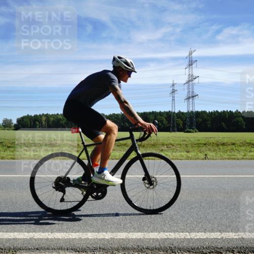 07.09.2025 - 19. Norderstedt Triathlon Michael Burmester http://msf.ph/oto/8842187 07.09.2025 12:28:39 Radfahren 217, 776, 1213 meine-sportfotos.de